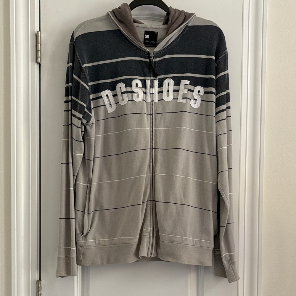 DC Shoes Men’s Gray Zip-Up Hoodie Size M